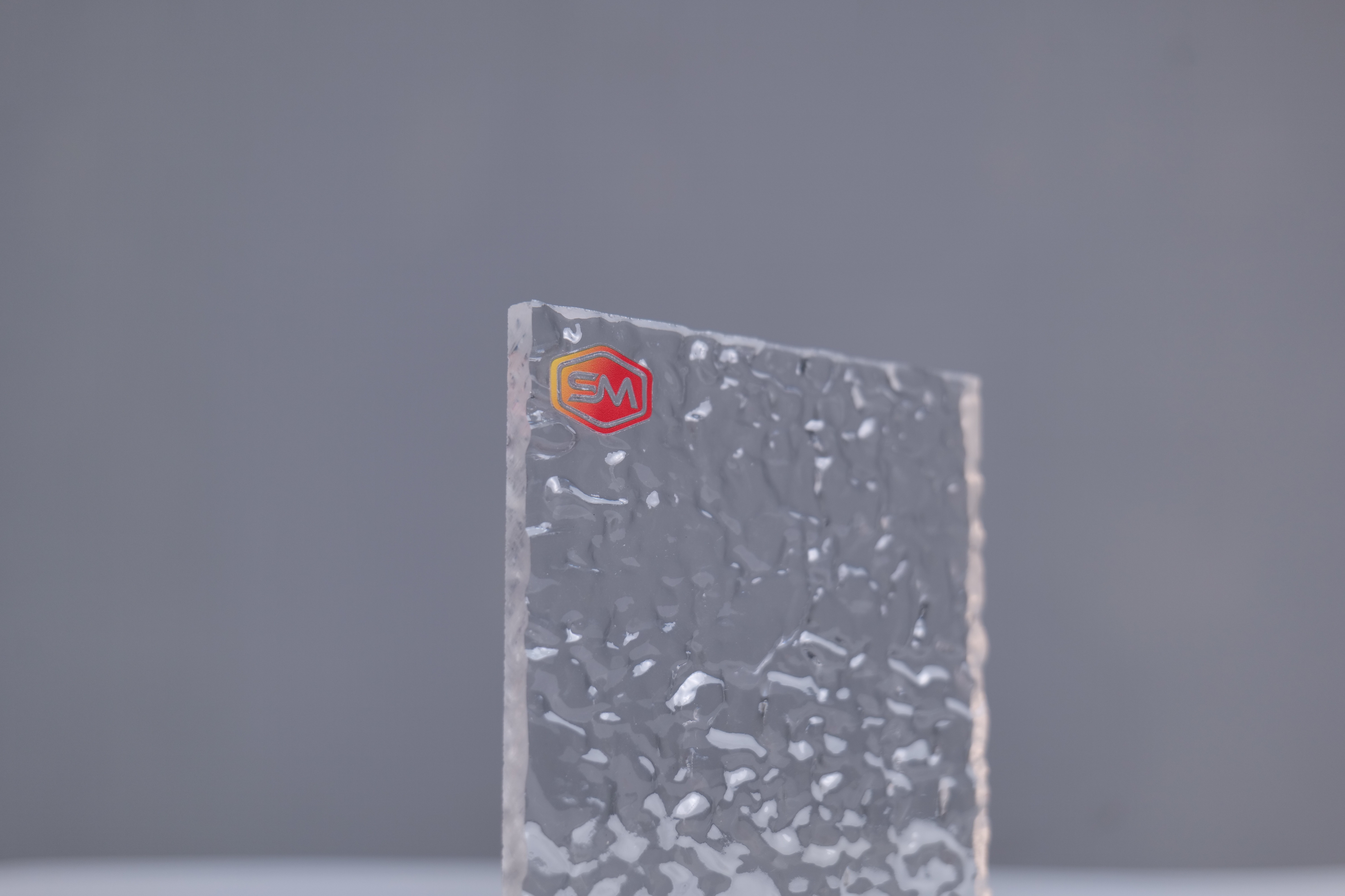 Non See Through Textured Clear Plastic Sheet With High Light Transmittance For Signs And Guides