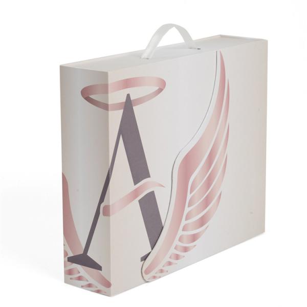 Quality Custom Cardboard Large Gift Box With Magnetic Closure And Plastic Handle for sale
