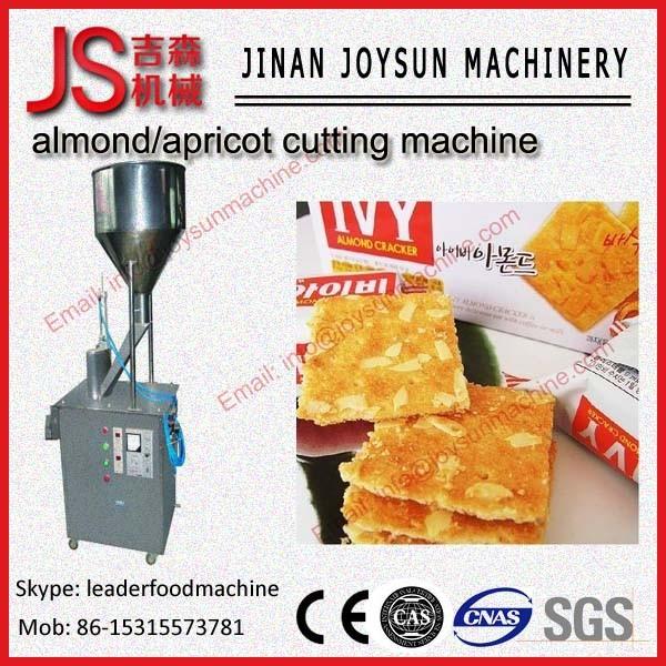 Quality Roasted Peanut Red Skin Peeler Half Splitting Machine/Dry Peanut Splitting Machine for sale