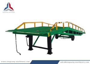 China 12 Tons Mobile Movable Hydraulic Dock Loading Ramp for Container on sale