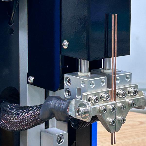 Industrial High Power Portable Battery Spot Welder Fast Welding Speed