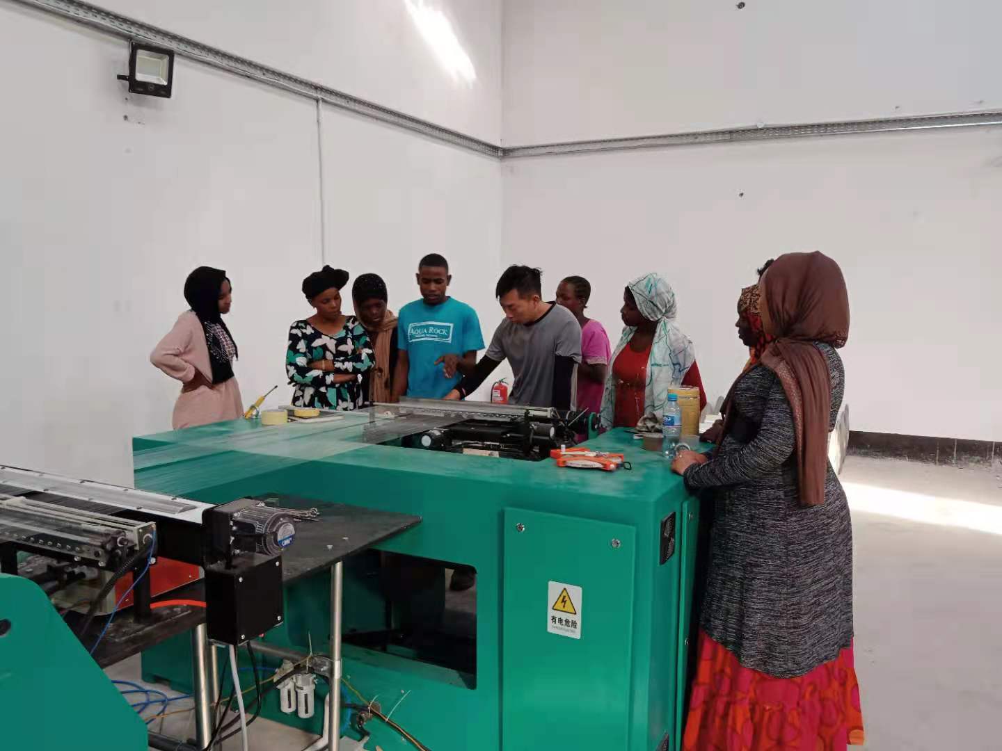 After Service Online support Shading Net Machine Plastic Net Making Machine with 7000 KG Capacity