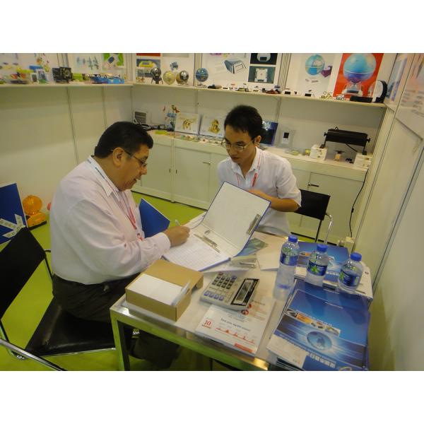 Customized Rotating Solar Powered Globe Teaching Resources Desk Toys
