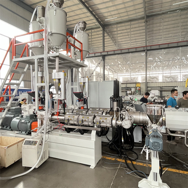 Three Layers PP / PE / PPR / Pex Pipe Making Machine