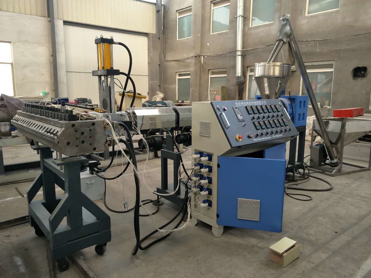 PVC WPC Decorative Foam Board Production Line , CELUKA Foam Board Plastic Extruder