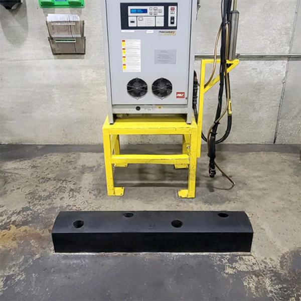 Quality Large Rubber Mats For Flexible Floor-Level Guardrail System Keeps Your Walkways, Walls, And Facility Damage-Free for sale
