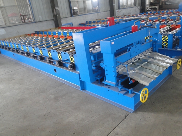 840 Roofing Sheet Roll Forming Machine , Blue Corrugated Roof Sheet Making Machine