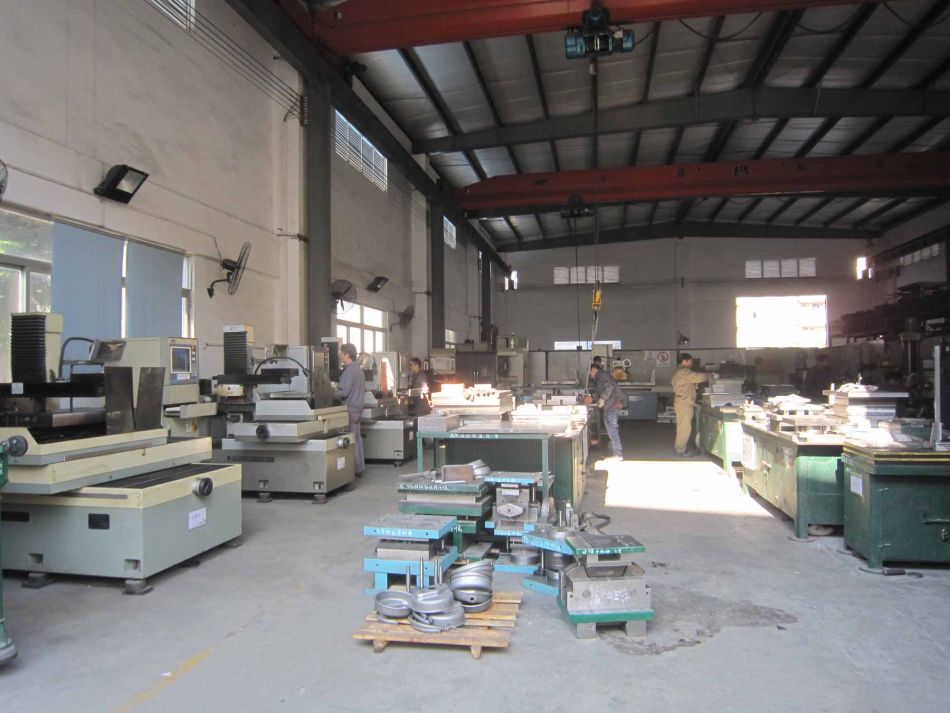 HJ mould department.JPG