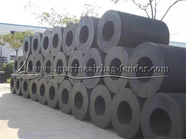 Quality Extruded Solid Cylindrical Marine Fenders For Wharf And Ship for sale