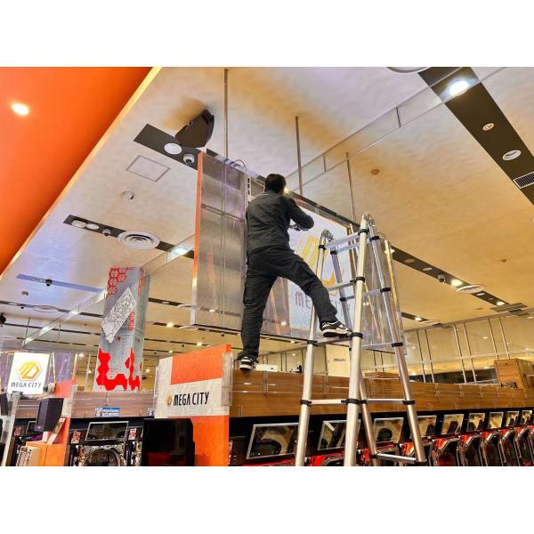 Double-sided P3.91 Transparent LED Screen Max Power Consumption 440W/m2 ODM