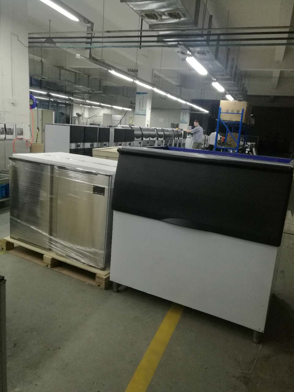 SS304 Ice Maker Machine , R134A Square Ice Cube Maker