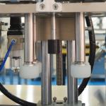 Desktop 80W Bottle Screw Capping Machine Electrical control movement
