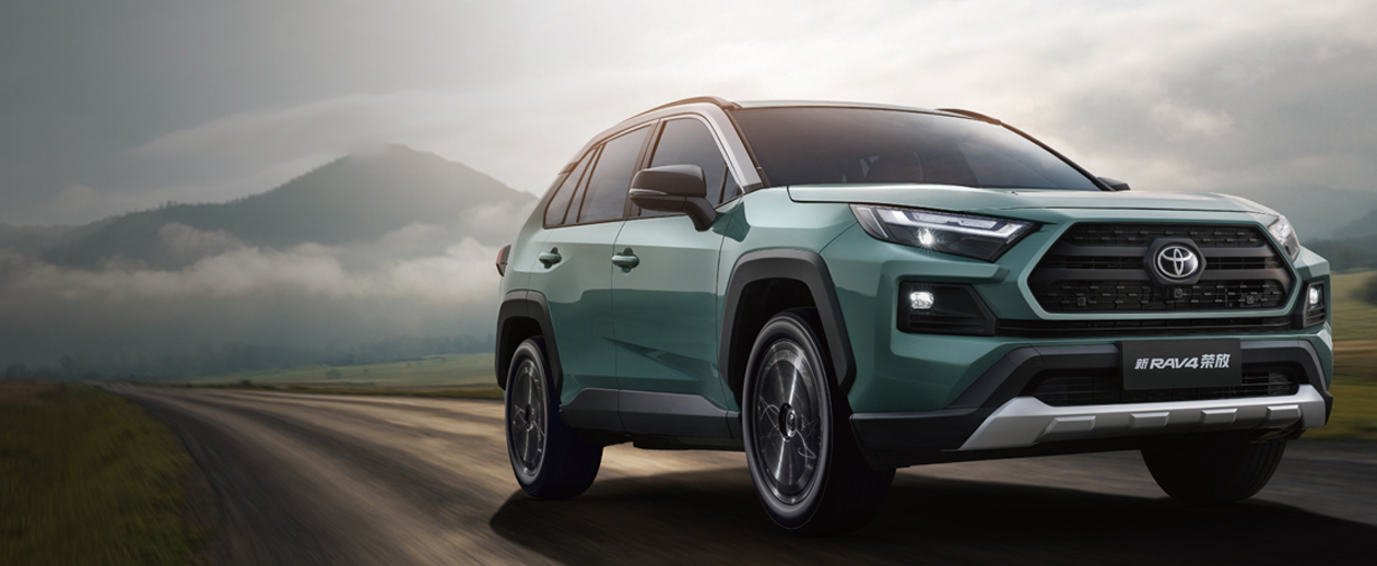 Hybrid Electric SUV with 4-wheel Drive Toyota Rav4 with Big Space and Lithium Battery