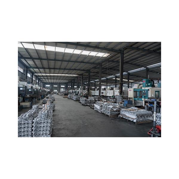 New Cast Iron SD23 SD25 Cylinder Head for Nissan Pickup King-Cab Cabstar