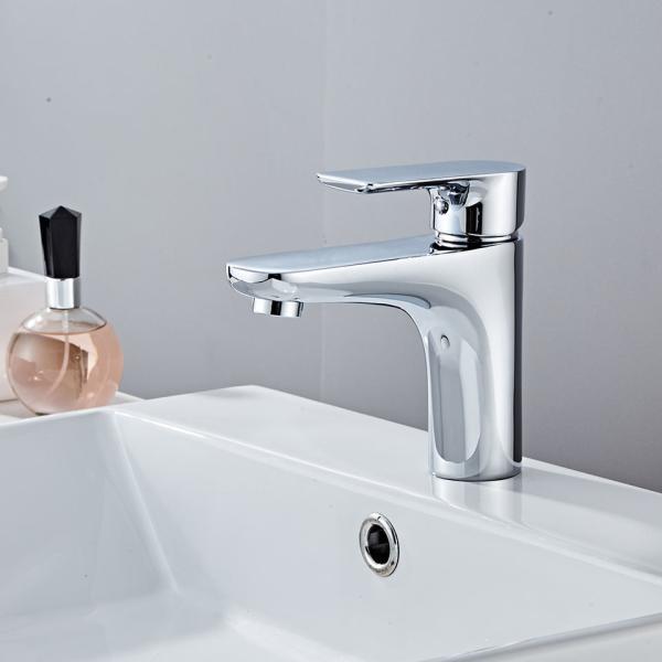 Brass Single Hole Single Handle Basin Mixer Tap in Chrome