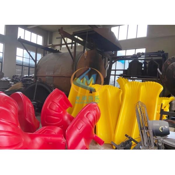 1300x760cm Outside Play Sets Anti Slippery Play Ground Equipment