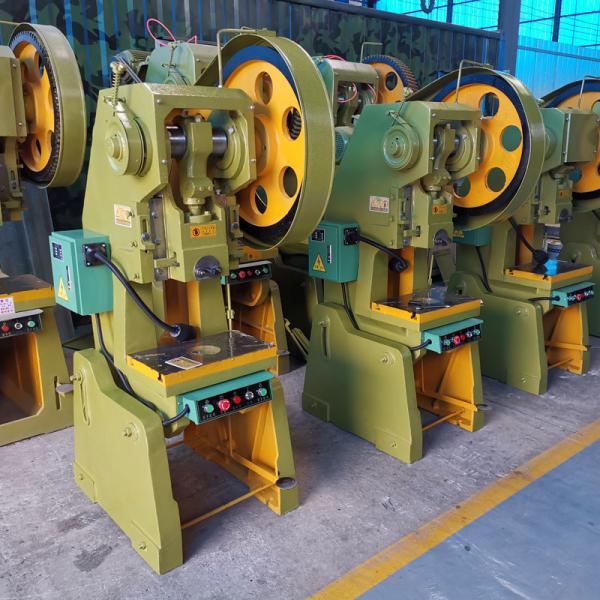 16T Automatic Hole Puncher Machine 1500w C Type CNC Sheet Metal Punching Machine