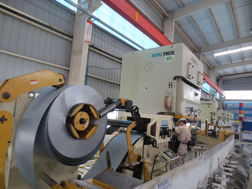 Automatic Heavy Material Rack Servo Motor Coil Decoiler Leveler Feeding Device
