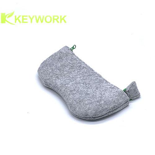 Quality Snowflake Felt Material Soft Sunglasses Case Portable For Keys USB Pen Factory for sale