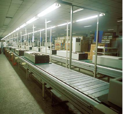 New Fully Automatic slat chain conveyor for Heavy products transfer