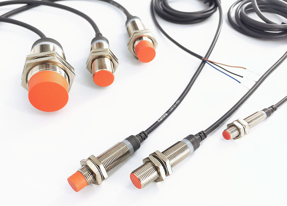 LJ8A3-1.5-Z/AY M8 Inductive Proximity Switch DC PNP NC 1.5mm Sensing Distance Flush Type Proximity Sensor