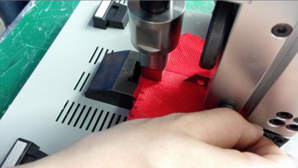 Quality Industrial Ultrasonic Cutting Machine 40 Khz With Frequency Tuning Method for sale