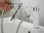 Single Hole Golden 360 Degree Pull Out Sink Faucet With Sprayer