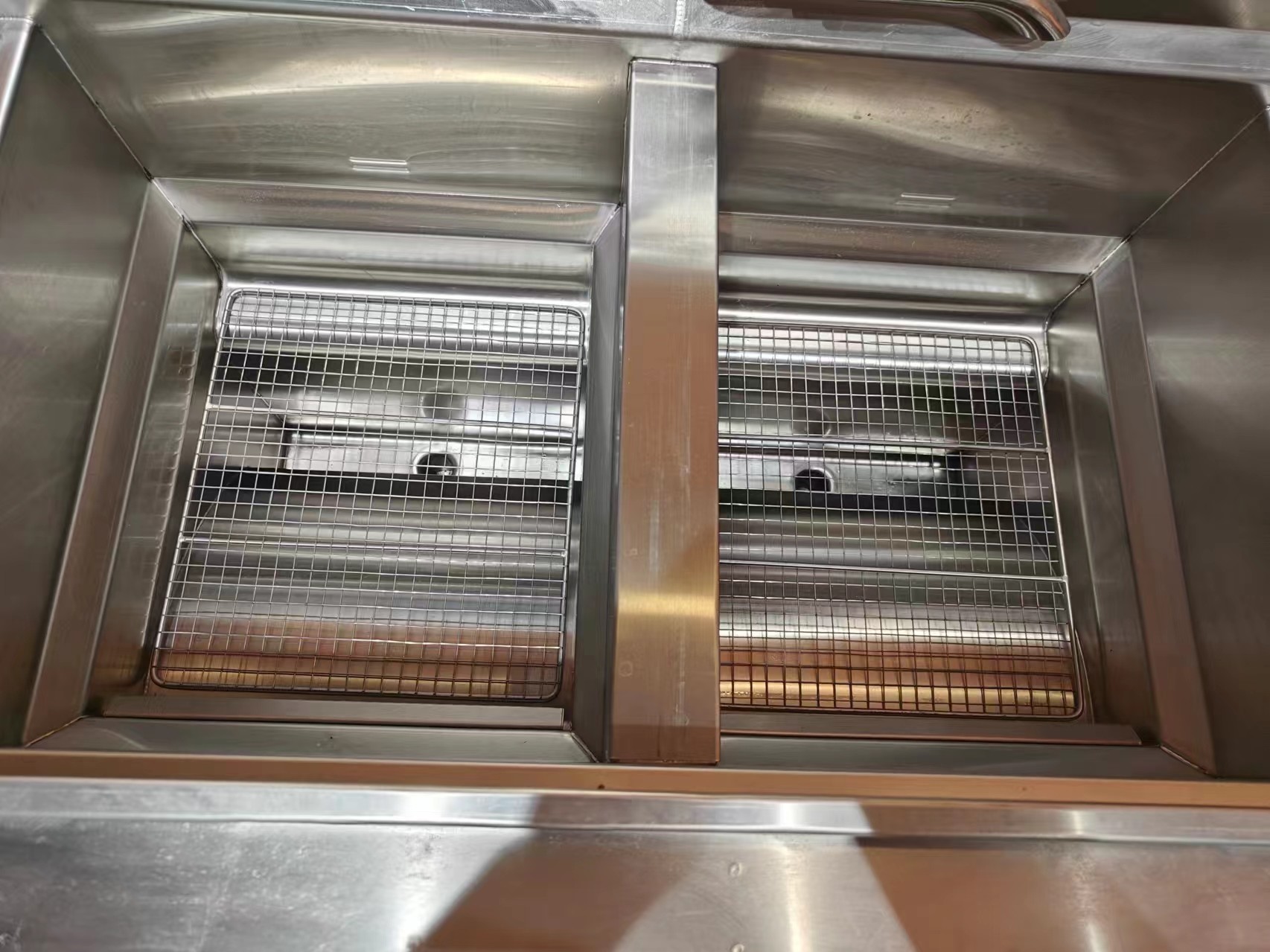 220V Digital Computer Panel Two Pots Four Baskets Open Deep Fryer With Filtration