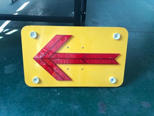 Quality High Visibility Arrow Board Reflective Traffic Signs Waterproof for sale