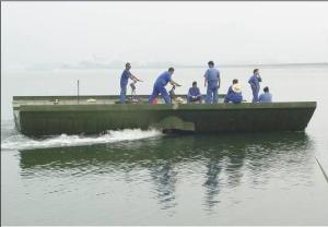 104m Prefabricated Military Pontoon Floating Bridge / Boats For Tank, Artillery