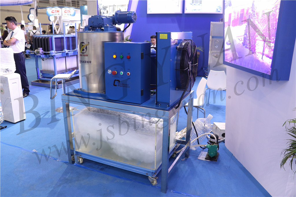 3.94KW 10 Tons 220V Flake Ice Maker Machine , Snow Ice Maker Machine