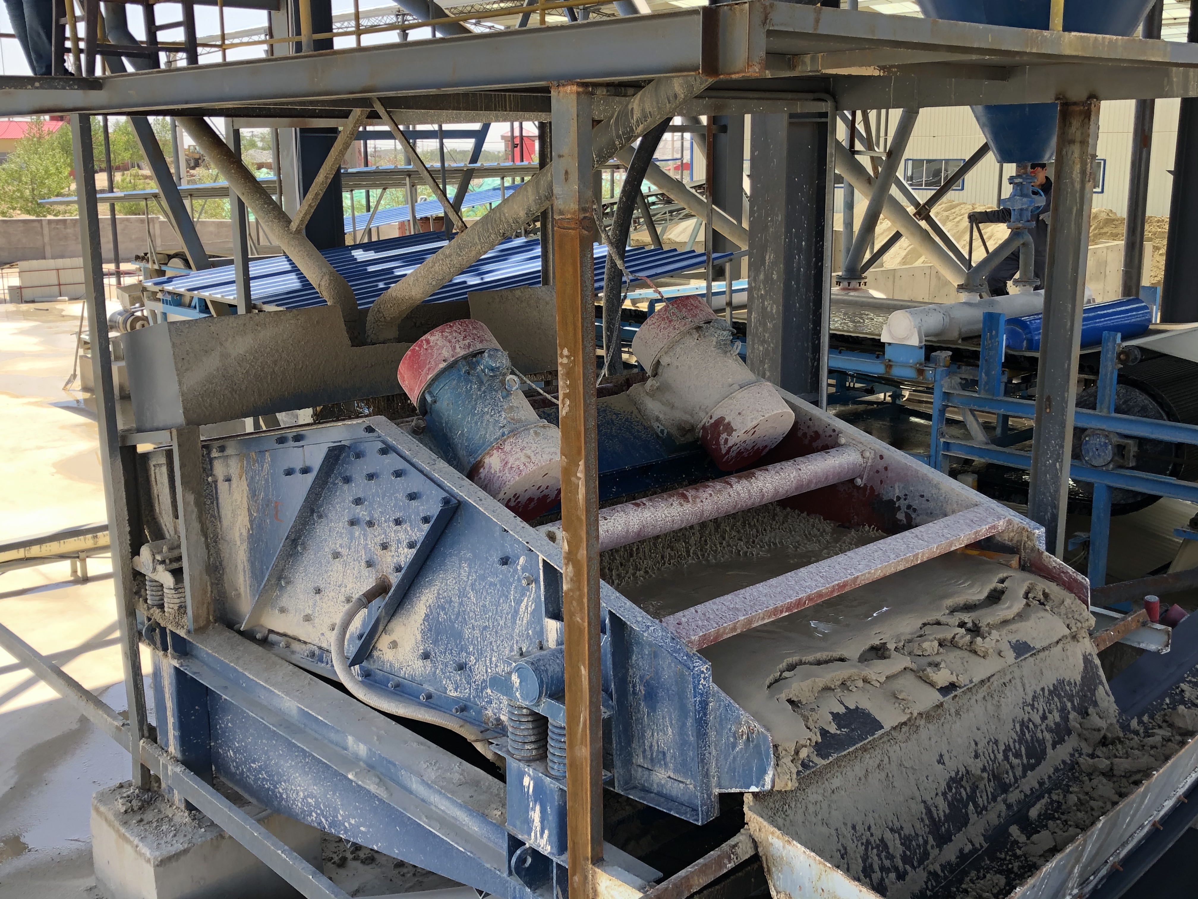 Different Model Fine Sand Washing Linear Dewatering Inclined Vibration Vibrating Screen Machine