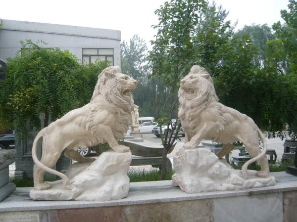 Quality Travertine stone lions sculpture for garden for sale