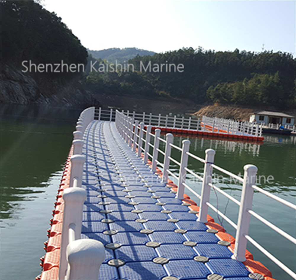 Floating Dock System With 350kg/Sqm Load Capacity HDPE Floating Cube Orange/Blue/Grey Modular Floating Pontoon For Yacht