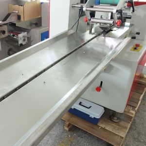 Horizontal Small Fully Automatic Candy Packing Machine