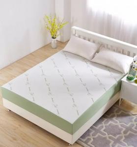 China Green Bamboo Memory Foam Mattress Protector Queen Size TPU Material Easy Removed on sale