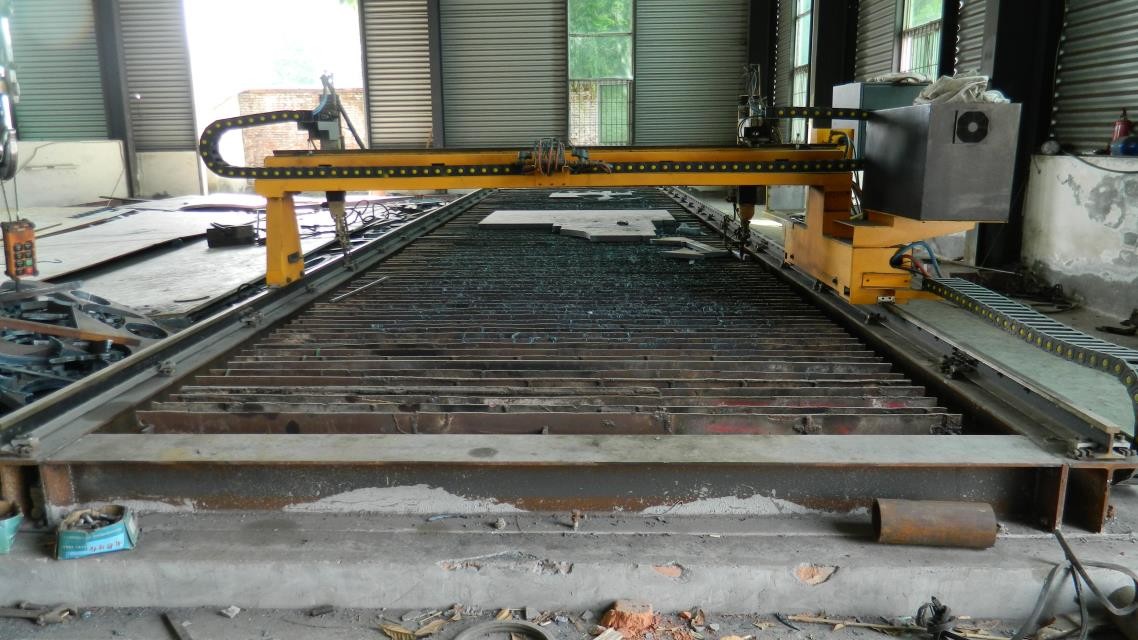 187-288 TPH Output Roller Crusher Machine Small Particle Size Discharge