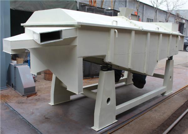 Quality Fully Enclosed Sawdust Linear Vibrating Screen for sale