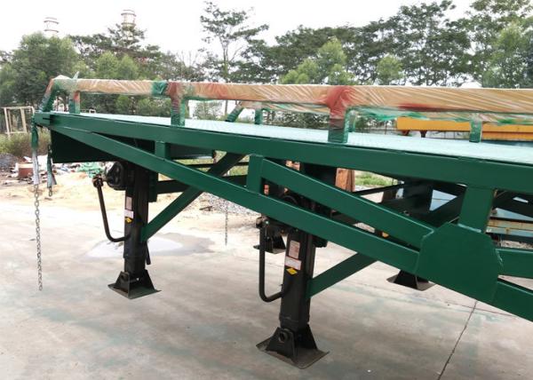 Quality 4 Legs Container / Truck Mobile Yard Loading Ramp 10 Ton With Hydraulic System for sale