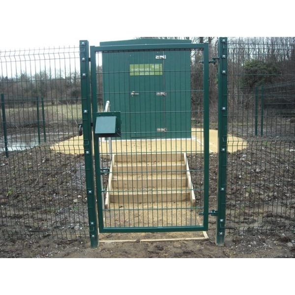 3D Triangle Bend Metal 10ft Wide Tower Fencing Rust Resistant For Security