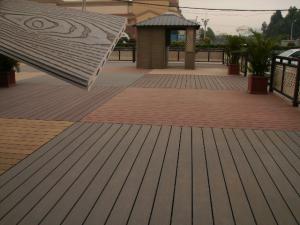 China Solid Wood Plastic Decking Eco Friendly UV Proof WPC Composite Decking on sale