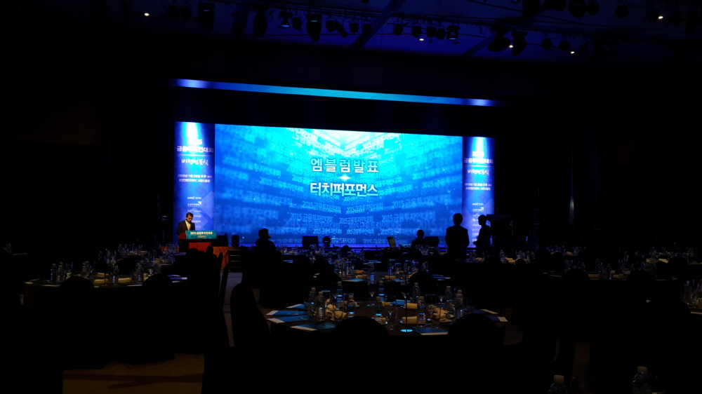 P3.91 Programmable LED Video Wall Display With 140 Degree View Angle Noiseless