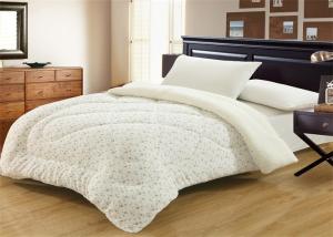 China Solid Coral Fleece Quilt Comforter Sets , Anti Wrinkle Full Size Comforter Sets on sale
