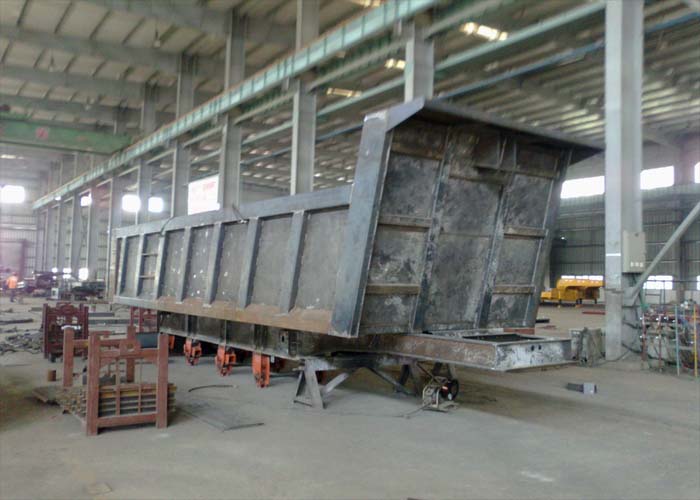 Dump semi trailer