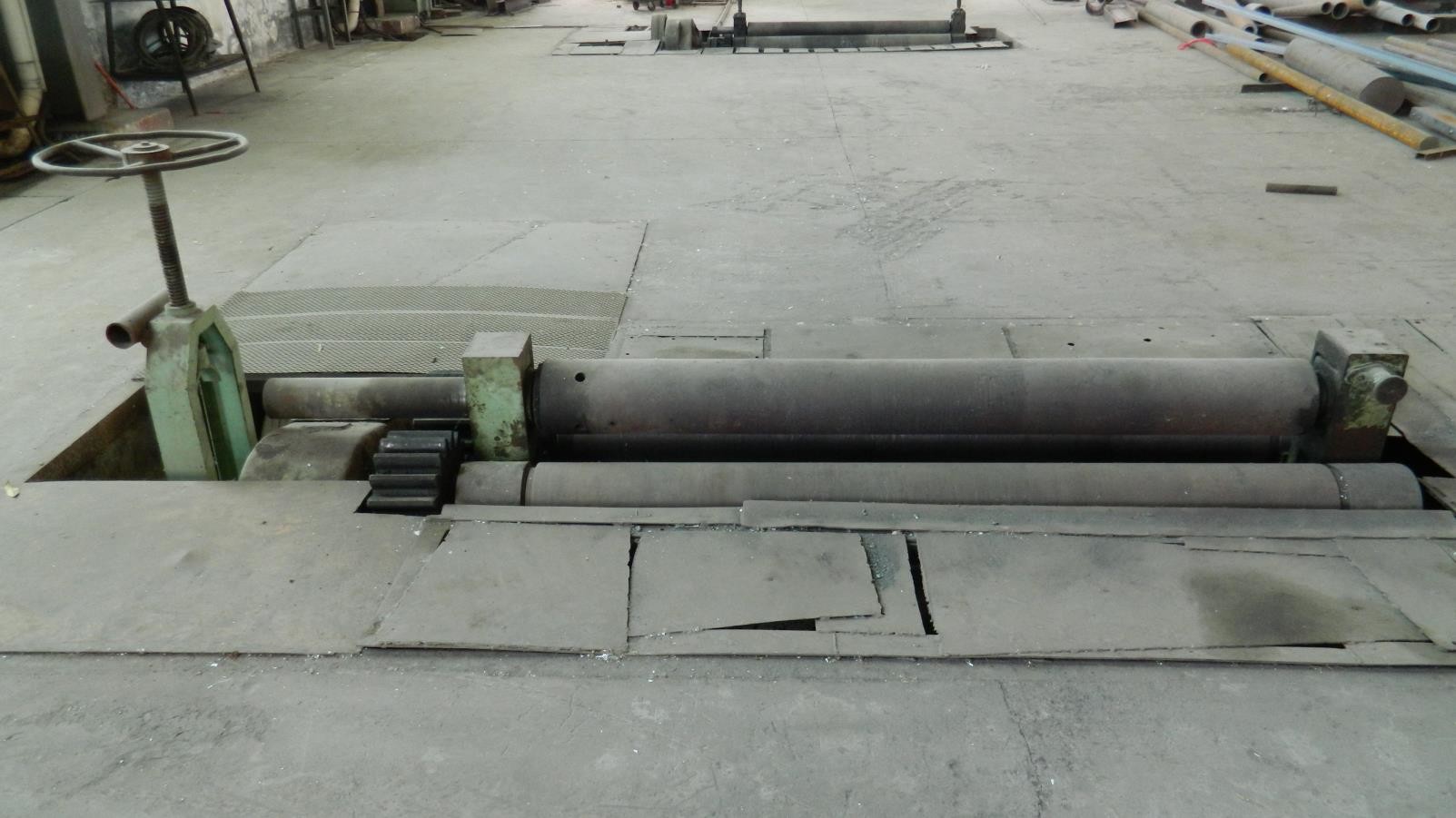 187-288 TPH Output Roller Crusher Machine Small Particle Size Discharge