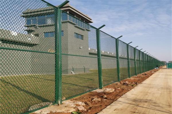 Quality 50X100mm 40X80mm Double Strand Razor Barbed Wire Fence Welded Razor Barbed Wire Mesh Fence for sale