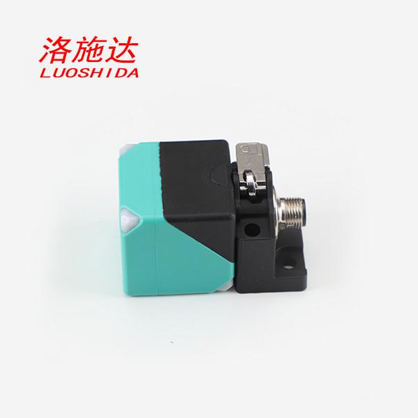 Q40 Rectangular Inductive Proximity Sensor DC 360 Degree Plastic Short Body For