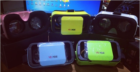 VR Box Support 4.0-6.0inch LCD smartphone,Lens adjustable to fit near sighted eye.