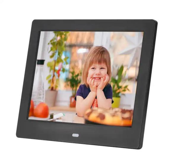 Quality Digital Picture Frame with 1024x768 HD Display, autoplay via USB/SD Card Slots and Remote Control for sale