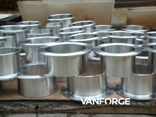 Quality ASME B16.9 Forged Steel Pipe Fittings Butt Weld Short Length Stub End for sale